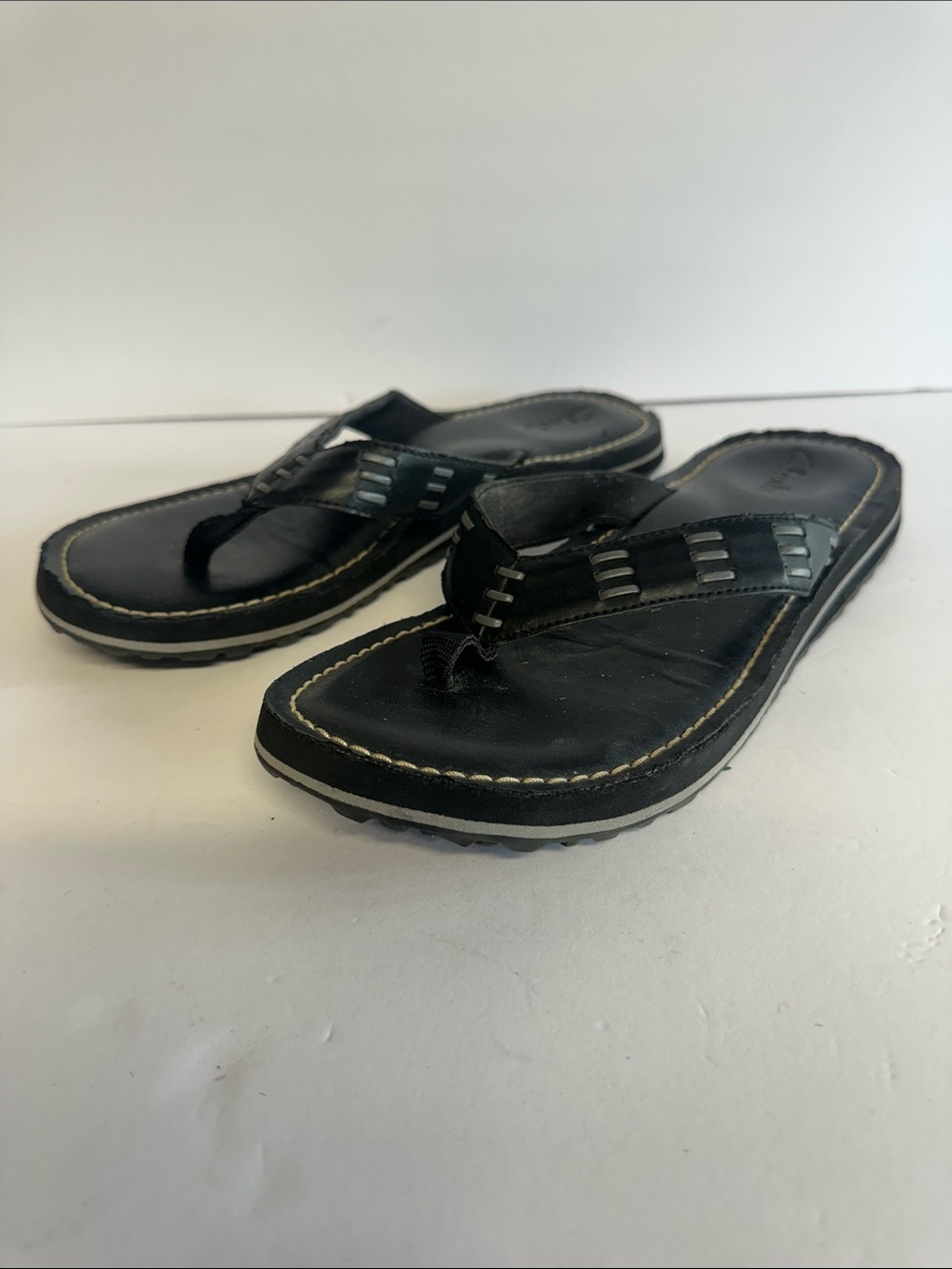 Clarks women’s black leather sandals size 10